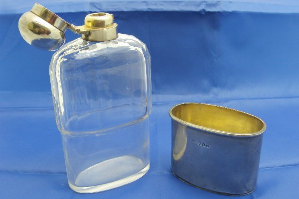 (A2290)Flask, 925 silver and glass, London silver mark (1919).